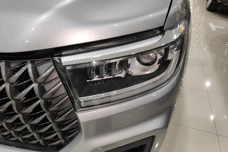 Used Great Wall Poer 2023 2.0T Commercial Version Automatic Diesel Two-Wheel Drive Elite Trim with Long Bed – GW4D20M Left Front Headlight