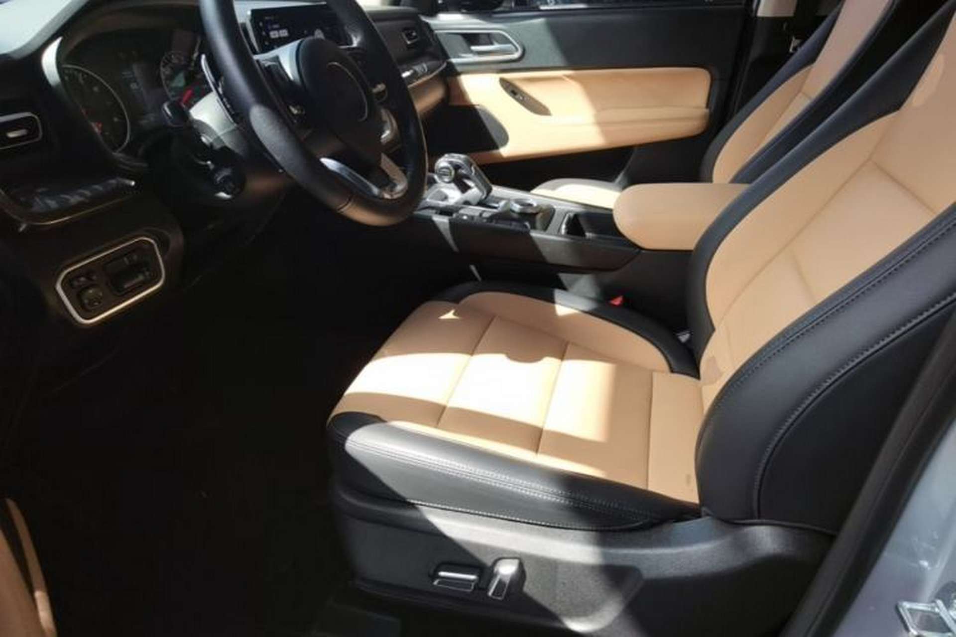 Used Great Wall Poer 2023 2.0T Commercial Version Automatic Gasoline 4x4 Navigation-Ready Long-Box GW4C20B Left Front Seat