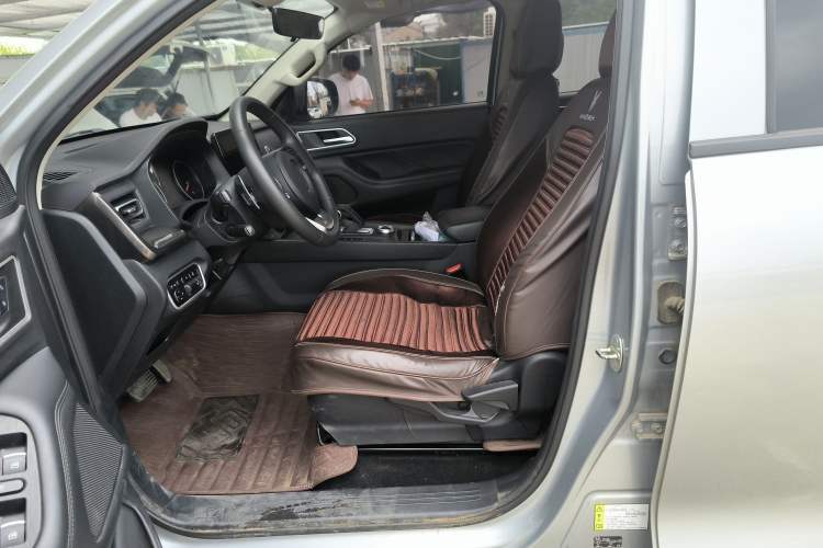 Used Great Wall Poer 2023 2.0T Commercial Version Automatic Diesel Two-Wheel Drive Elite Trim with Long Bed – GW4D20M Left Front Seat