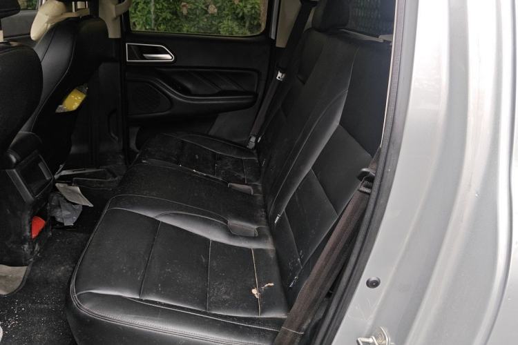 Used Great Wall Poer 2023 2.0T Commercial Version Automatic Diesel Two-Wheel Drive Elite Trim with Long Bed – GW4D20M Left Rear Seat