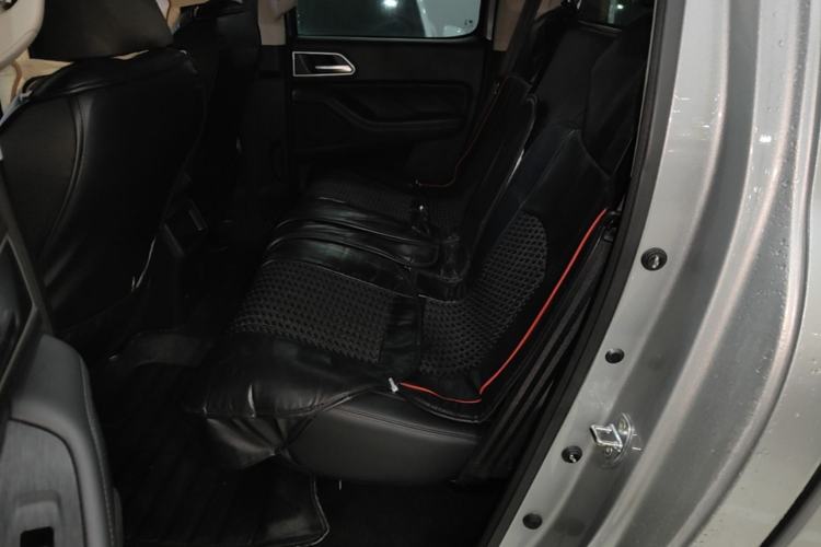 Used Great Wall Poer 2023 2.0T Commercial Version Automatic Diesel Two-Wheel Drive Elite Trim with Long Bed – GW4D20M Left Rear Seat