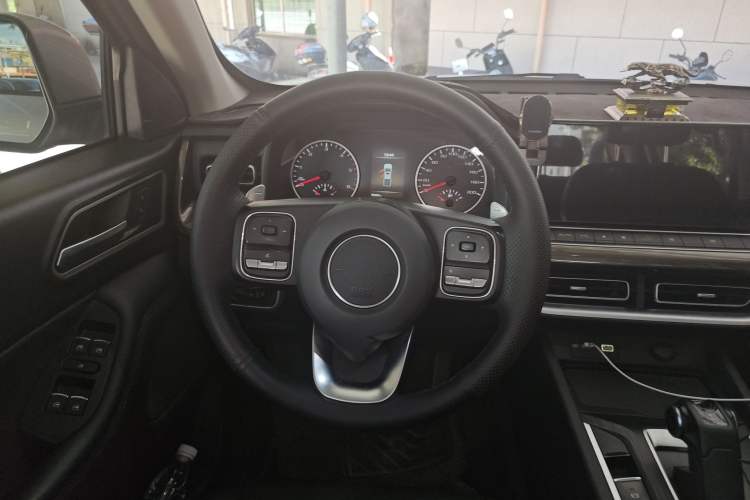 Used Great Wall Poer 2023 2.0T Commercial Version Automatic Diesel Two-Wheel Drive Elite Trim with Long Bed – GW4D20M Steering Wheel