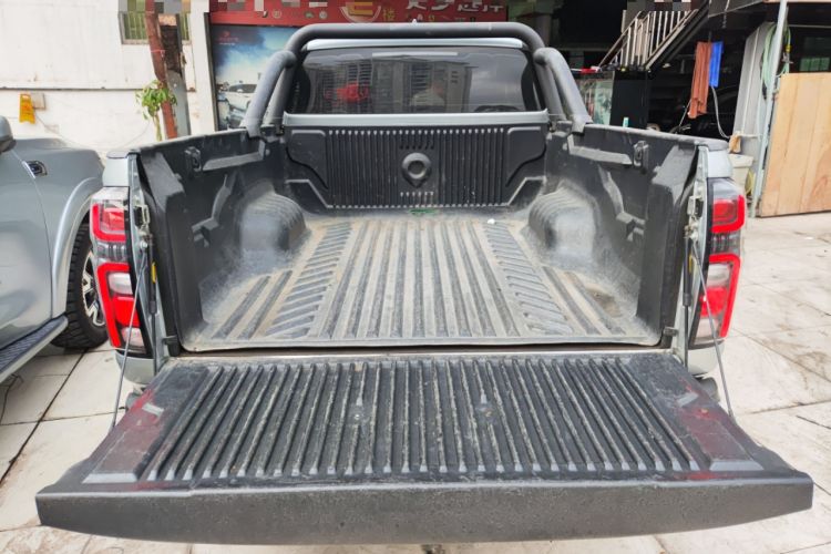 Used Great Wall Poer 2023 2.0T Commercial Version Automatic Diesel Two-Wheel Drive Elite Trim with Long Bed – GW4D20M Trunk