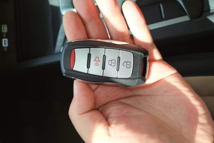 Used Great Wall Poer 2023 2.0T Commercial Version Automatic Gasoline 4x4 Navigation-Ready Long-Box GW4C20B Vehicle Key