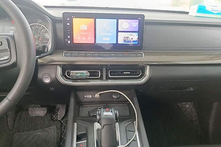 Used Great Wall Poer 2023 2.0T Commercial Version Automatic Diesel Two-Wheel Drive Elite Trim with Long Bed – GW4D20M Audio And AC Panel