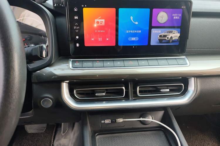 Used Great Wall Poer 2023 2.0T Commercial Version Automatic Diesel Two-Wheel Drive Elite Trim with Long Bed – GW4D20M Audio And AC Panel
