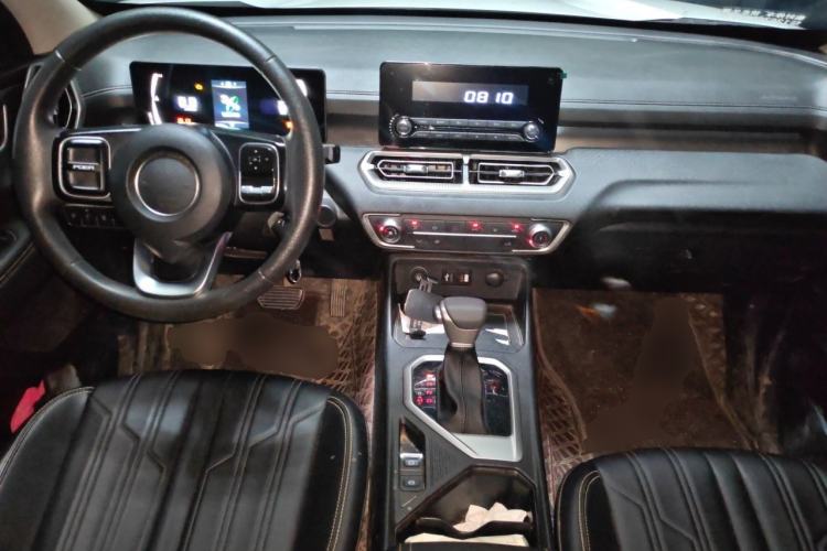 Used Great Wall Poer 2023 2.0T Commercial Version Automatic Diesel Two-Wheel Drive Elite Trim with Long Bed – GW4D20M Center Console