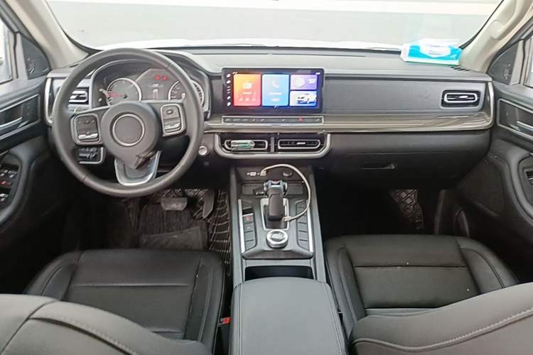 Used Great Wall Poer 2023 2.0T Commercial Version Automatic Diesel Two-Wheel Drive Elite Trim with Long Bed – GW4D20M Center Console