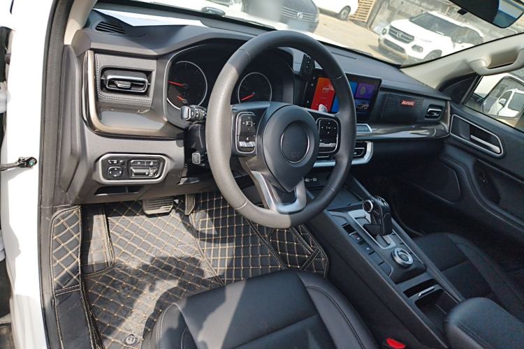 Used Great Wall Poer 2023 2.0T Commercial Version Automatic Diesel 4x4 Elite Long-Box GW4D20M Center Console