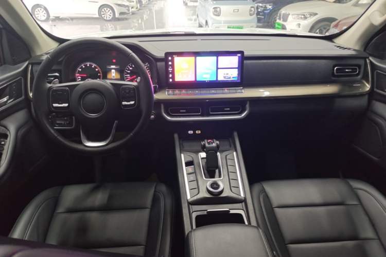 Used Great Wall Poer 2023 2.0T Commercial Version Automatic Gasoline Two-Wheel Drive Elite Trim with Long Bed – GW4C20B Center Console