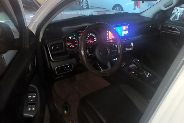 Used Great Wall Poer 2023 2.0T Commercial Version Automatic Diesel Two-Wheel Drive Elite Trim with Long Bed – GW4D20M Driver Seat