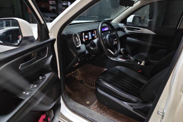 Used Great Wall Poer 2023 2.0T Commercial Version Automatic Diesel Two-Wheel Drive Elite Trim with Long Bed – GW4D20M Driver Seat