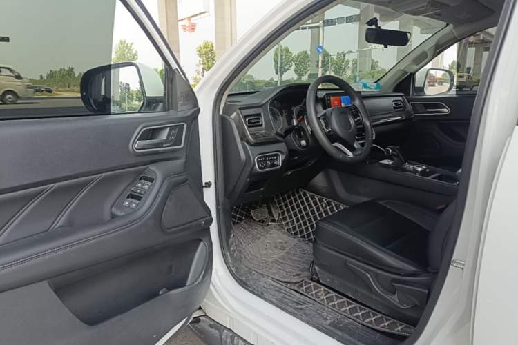 Used Great Wall Poer 2023 2.0T Commercial Version Automatic Diesel Two-Wheel Drive Elite Trim with Long Bed – GW4D20M Driver Seat