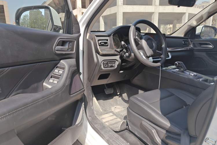 Used Great Wall Poer 2023 2.0T Commercial Version Automatic Diesel 4x4 Elite Long-Box GW4D20M Driver Seat