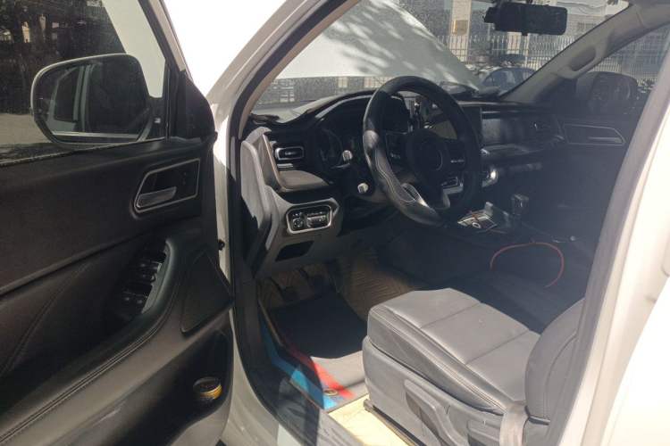 Used Great Wall Poer 2023 2.0T Commercial Version Manual Diesel 4x4 Elite Long-Box GW4D20M Driver Seat