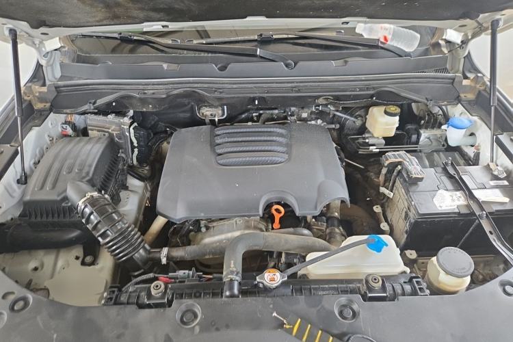Used Great Wall Poer 2023 2.0T Commercial Version Automatic Gasoline 4x4 Navigation-Ready Long-Box GW4C20B Engine Bay