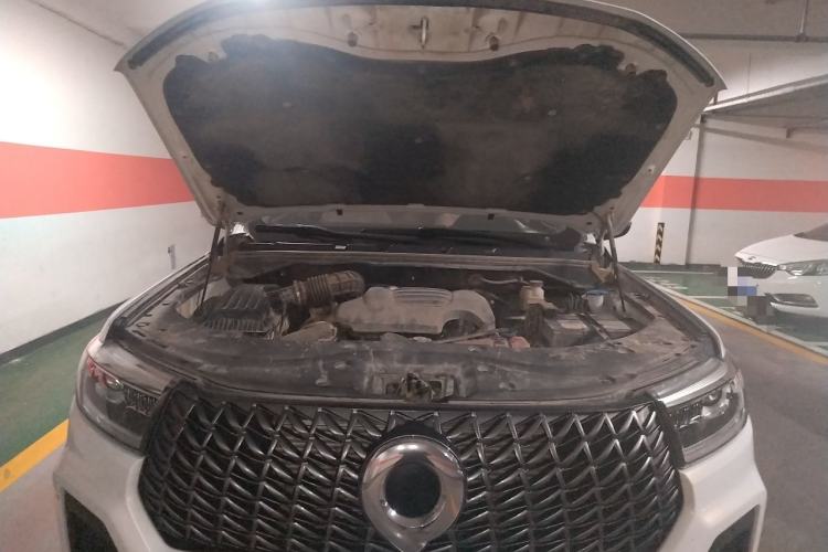 Used Great Wall Poer 2023 2.0T Commercial Version Automatic Diesel 4x4 Elite Long-Box GW4D20M Engine Bay