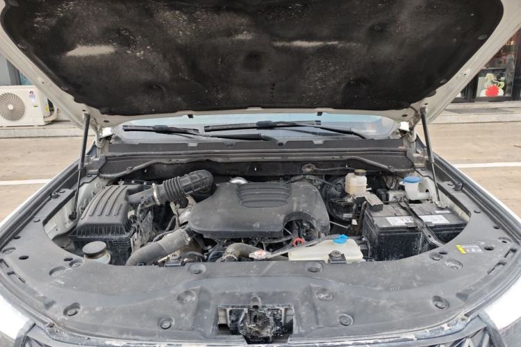 Used Great Wall Poer 2023 2.0T Commercial Version Automatic Diesel 4x4 Elite Standard Box GW4D20M Engine Bay