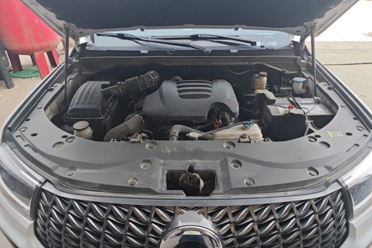 Used Great Wall Poer 2023 2.0T Commercial Version Automatic Diesel 4x4 Elite Long-Box GW4D20M Engine Bay