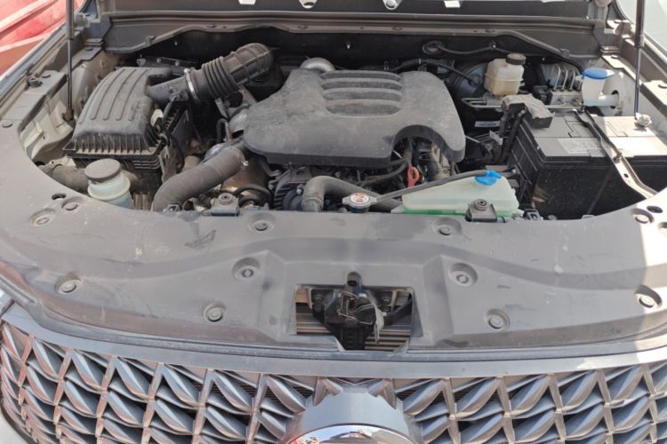 Used Great Wall Poer 2023 2.0T Commercial Version Automatic Diesel 4x4 Elite Long-Box GW4D20M Engine Bay