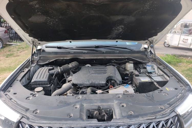 Used Great Wall Poer 2023 2.0T Commercial Version Automatic Diesel Two-Wheel Drive Elite Trim with Long Bed – GW4D20M Engine Bay
