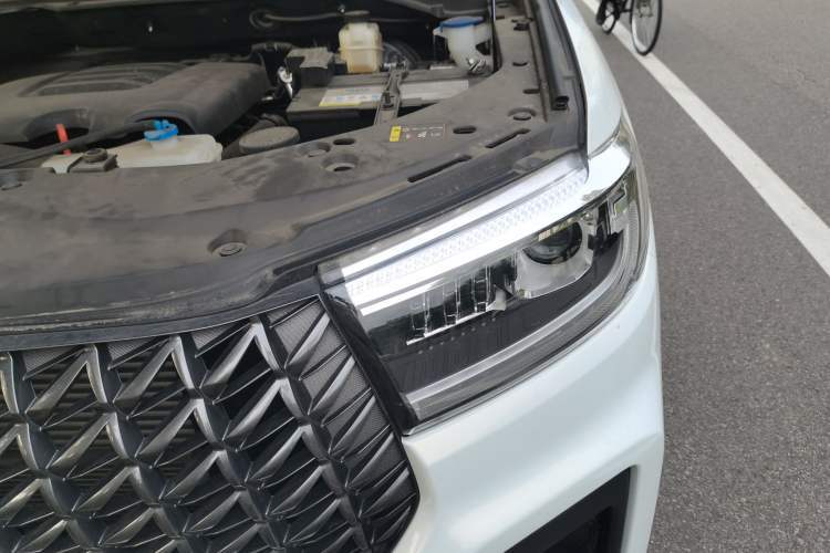Used Great Wall Poer 2023 2.0T Commercial Version Automatic Gasoline Two-Wheel Drive Elite Trim with Long Bed – GW4C20B Engine Bay Left