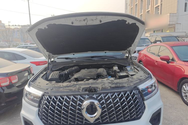 Used Great Wall Poer 2023 2.0T Commercial Version Automatic Diesel 4x4 Elite Long-Box GW4D20M Engine Bay