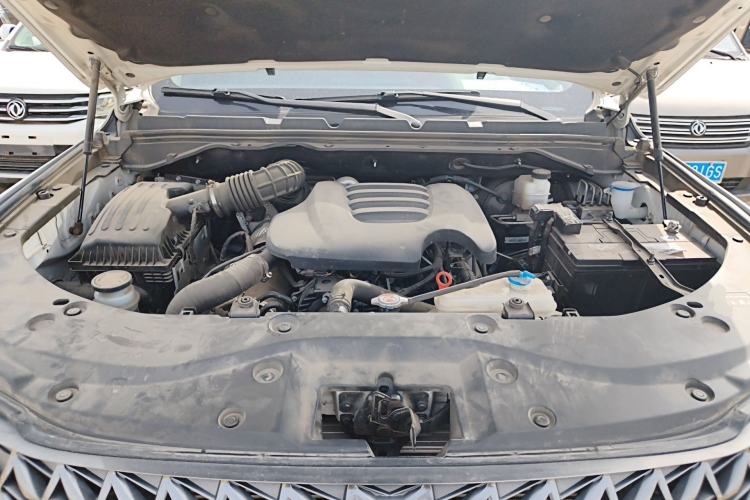 Used Great Wall Poer 2023 2.0T Commercial Version Automatic Diesel 4x4 Elite Long-Box GW4D20M Engine Bay