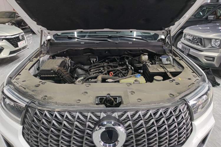 Used Great Wall Poer 2023 2.0T Commercial Version Automatic Gasoline Two-Wheel Drive Elite Trim with Long Bed – GW4C20B Engine Bay