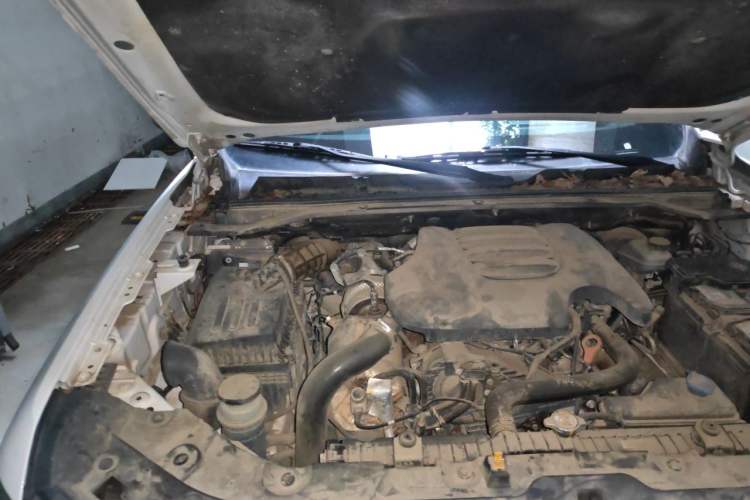 Used Great Wall Poer 2023 2.0T Commercial Version Automatic Diesel Two-Wheel Drive Elite Trim with Long Bed – GW4D20M Engine Bay Right