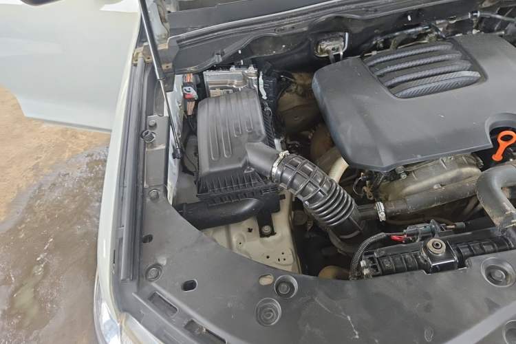 Used Great Wall Poer 2023 2.0T Commercial Version Automatic Gasoline 4x4 Navigation-Ready Long-Box GW4C20B Engine Bay Right