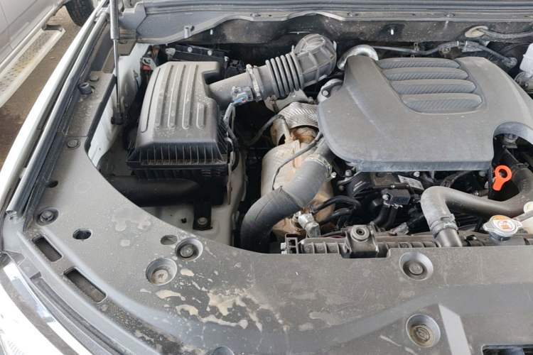 Used Great Wall Poer 2023 2.0T Passenger Version Automatic Diesel 4x4 Comfort Trim – GW4D20M Engine Bay Right