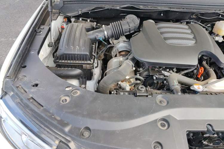 Used Great Wall Poer 2023 2.0T Passenger Version Automatic Diesel 4x4 Comfort Trim – GW4D20M Engine Bay Right