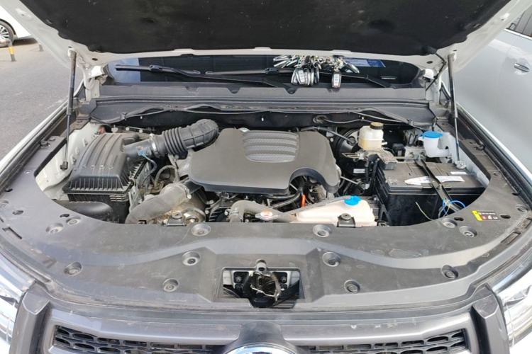 Used Great Wall Poer 2023 2.0T Passenger Version Automatic Diesel 4x4 Comfort Trim – GW4D20M Engine Bay