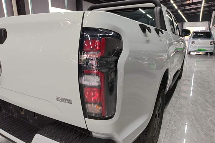 Used Great Wall Poer 2023 2.0T Commercial Version Automatic Gasoline Two-Wheel Drive Elite Trim with Long Bed – GW4C20B Exterior 3