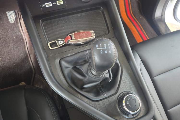 Used Great Wall Poer 2023 2.0T Commercial Version Manual Gasoline 4x4 Elite Long-Box GW4C20B Gear Lever