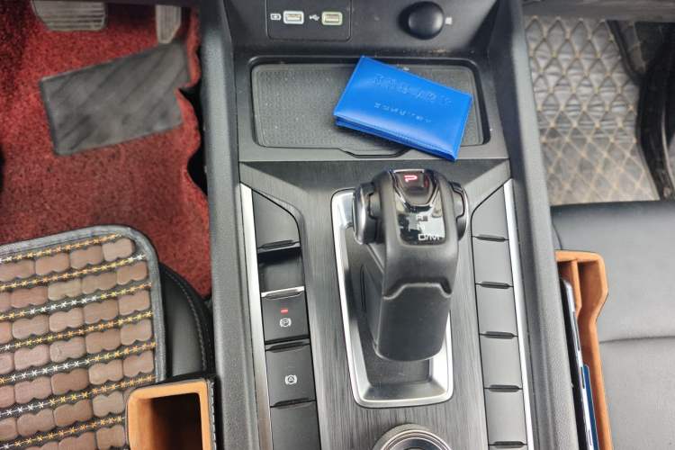 Used Great Wall Poer 2023 2.0T Commercial Version Automatic Diesel 4x4 Long Bed Business-Grade Model Gear Lever
