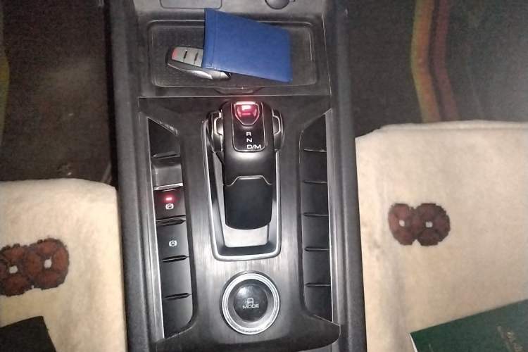 Used Great Wall Poer 2023 2.0T Commercial Version Automatic Diesel 4x4 Elite Long-Box GW4D20M Gear Lever