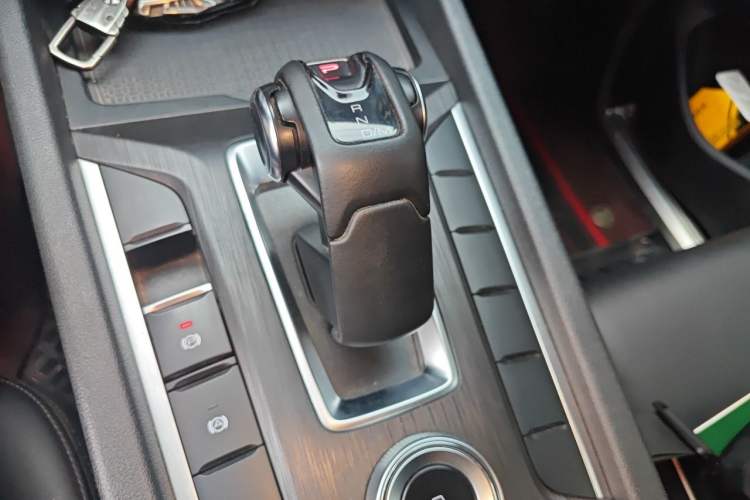 Used Great Wall Poer 2023 2.0T Commercial Version Automatic Diesel 4x4 Elite Long-Box GW4D20M Gear Lever