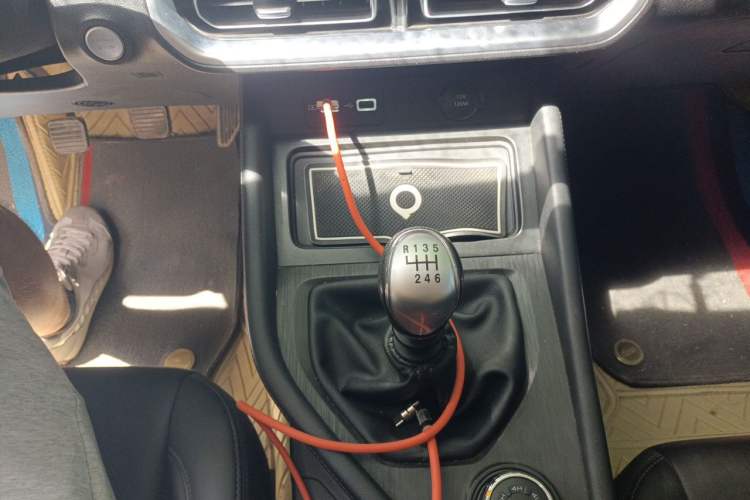 Used Great Wall Poer 2023 2.0T Commercial Version Manual Diesel 4x4 Elite Long-Box GW4D20M Gear Lever