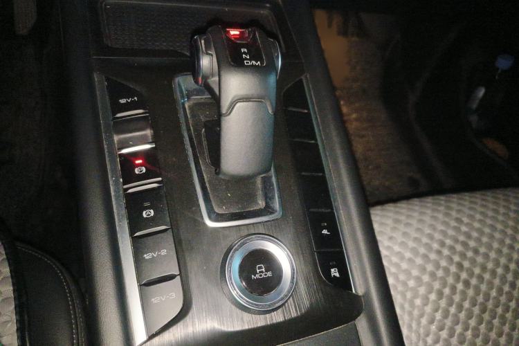 Used Great Wall Poer 2023 2.0T Passenger Version Automatic Gasoline 4x4 Sporty GW4C20B Gear Lever
