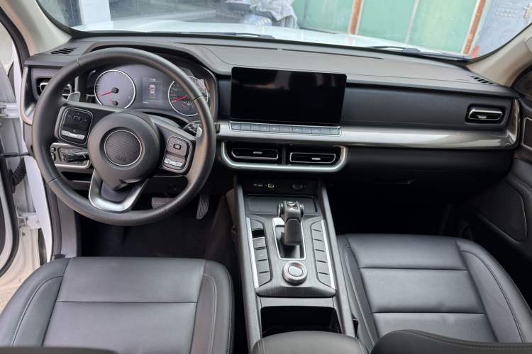 Used Great Wall Poer 2023 2.0T Commercial Version Automatic Diesel 4x4 Elite Long-Box GW4D20M Interior 1