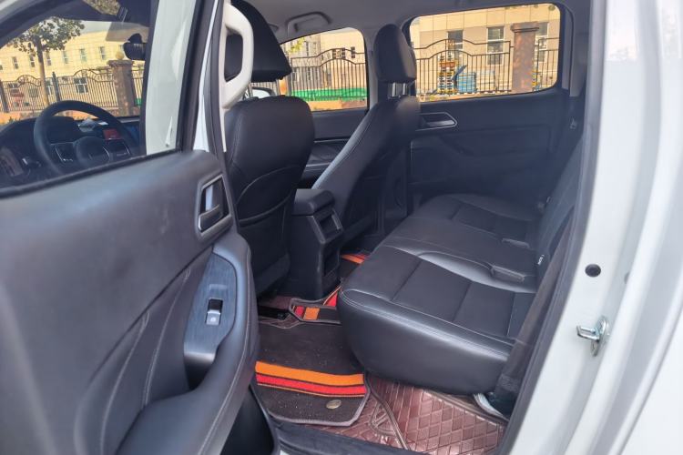 Used Great Wall Poer 2023 2.0T Commercial Version Automatic Gasoline Two-Wheel Drive Elite Trim with Long Bed – GW4C20B Interior 2