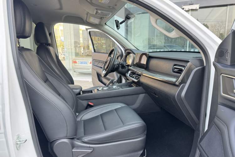 Used Great Wall Poer 2023 2.0T Commercial Version Automatic Diesel 4x4 Elite Long-Box GW4D20M Interior 6