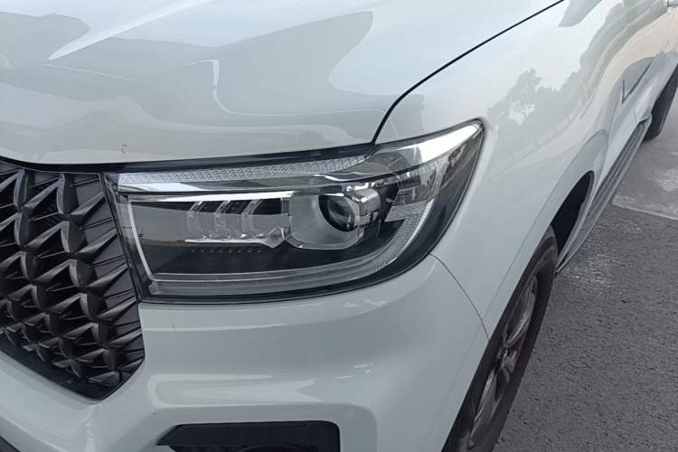 Used Great Wall Poer 2023 2.0T Commercial Version Automatic Diesel Two-Wheel Drive Elite Trim with Long Bed – GW4D20M Left Front Headlight