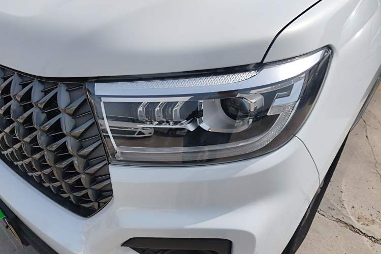Used Great Wall Poer 2023 2.0T Commercial Version Automatic Diesel 4x4 Elite Long-Box GW4D20M Left Front Headlight