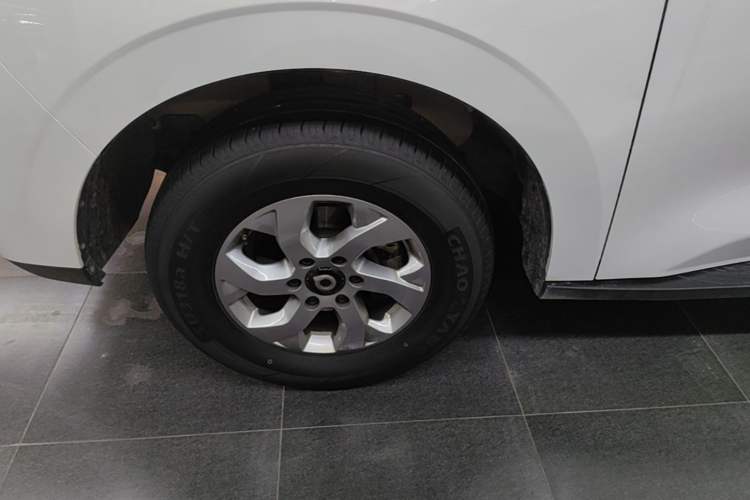 Used Great Wall Poer 2023 2.0T Commercial Version Automatic Diesel 4x4 Navigation Type Long Bed GW4D20M Left Front Wheel Hub