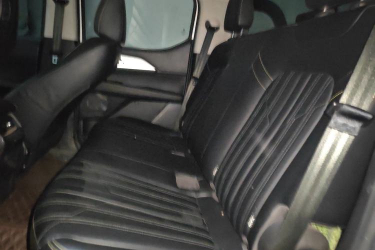 Used Great Wall Poer 2023 2.0T Commercial Version Automatic Diesel Two-Wheel Drive Elite Trim with Long Bed – GW4D20M Left Rear Seat