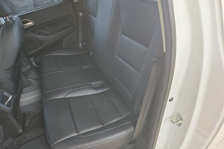 Used Great Wall Poer 2023 2.0T Commercial Version Automatic Gasoline 4x4 Navigation-Ready Long-Box GW4C20B Left Rear Seat