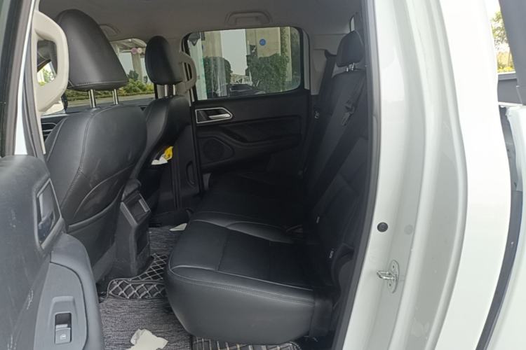 Used Great Wall Poer 2023 2.0T Commercial Version Automatic Diesel Two-Wheel Drive Elite Trim with Long Bed – GW4D20M Left Rear Seat
